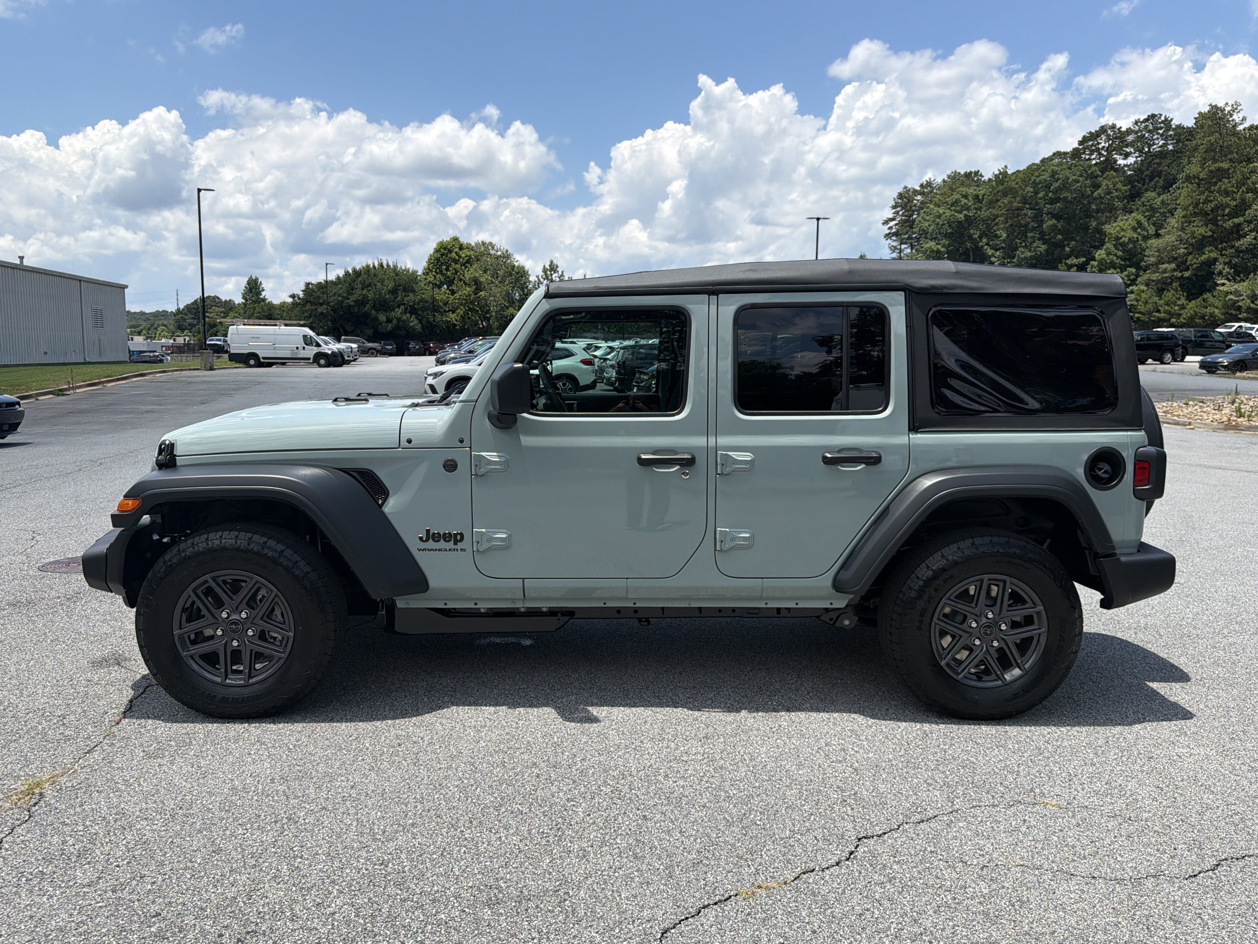 New 2026 Earl Clearcoat Jeep Sport image 4