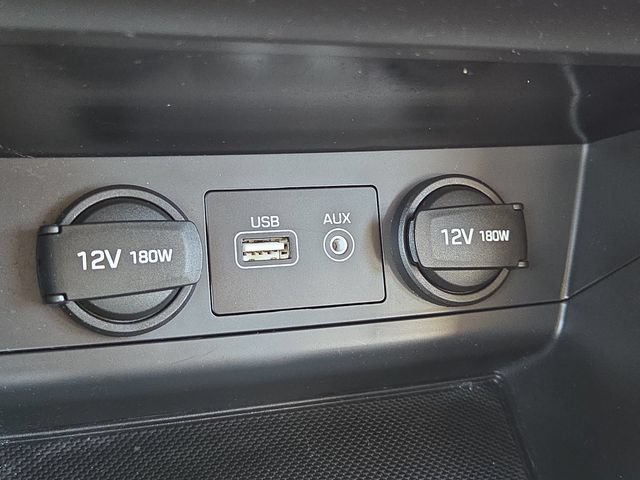 Used 2016 Shale Gray Metallic Hyundai 2.4L SE image 10