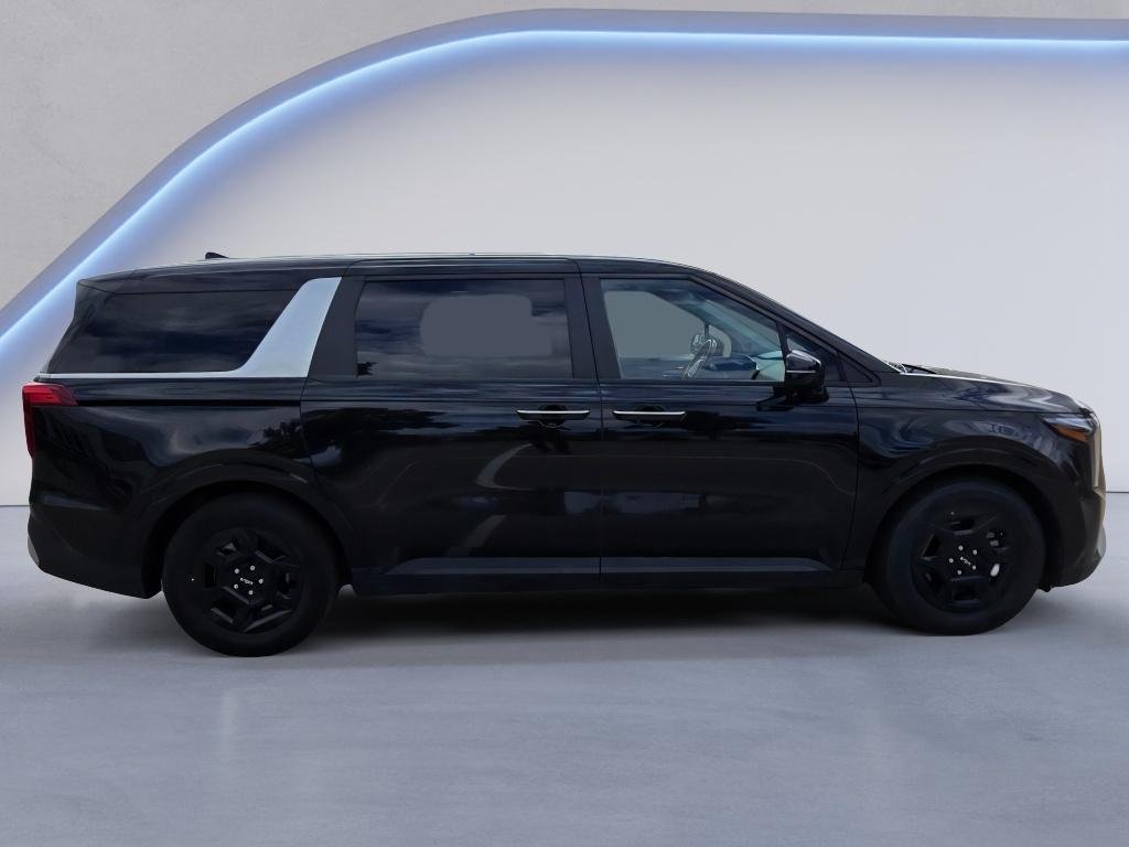 Used 2025 Aurora Black Pearl Kia LXS image 7