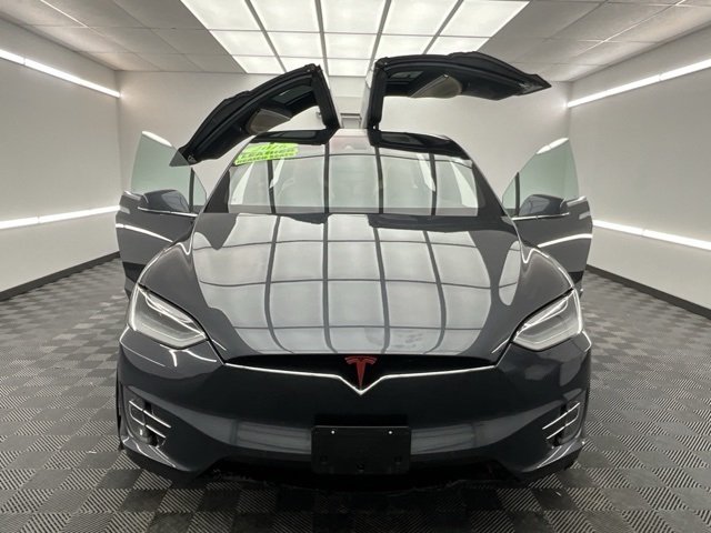 2016 Tesla Model X 90D photo 2
