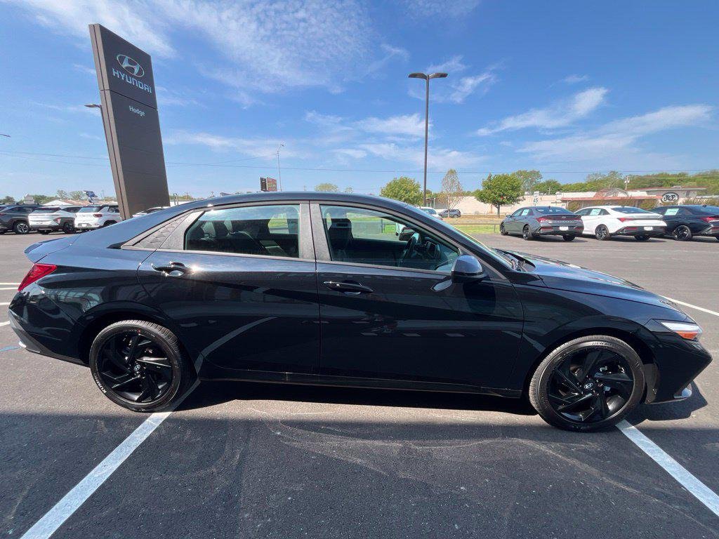 New 2026 Black Hyundai SEL Sport Plus image 5