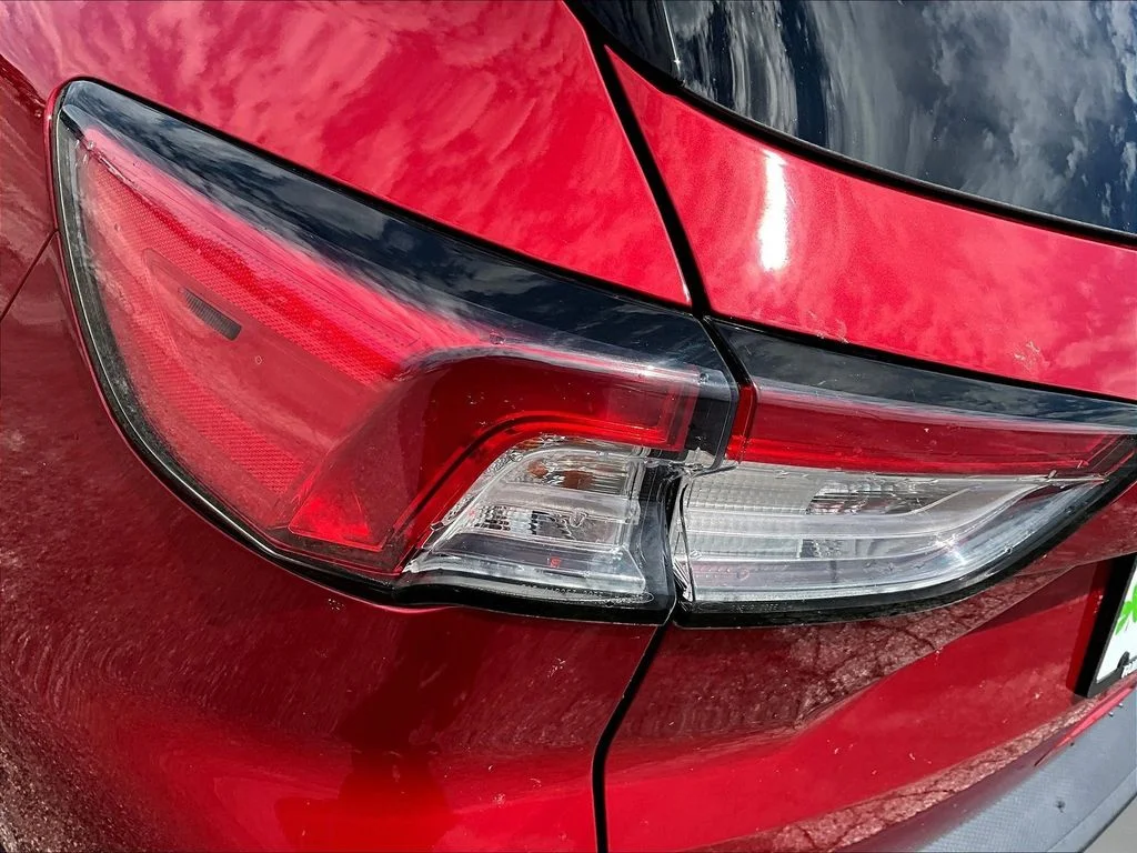Used 2020 Red Ford SEL image 27