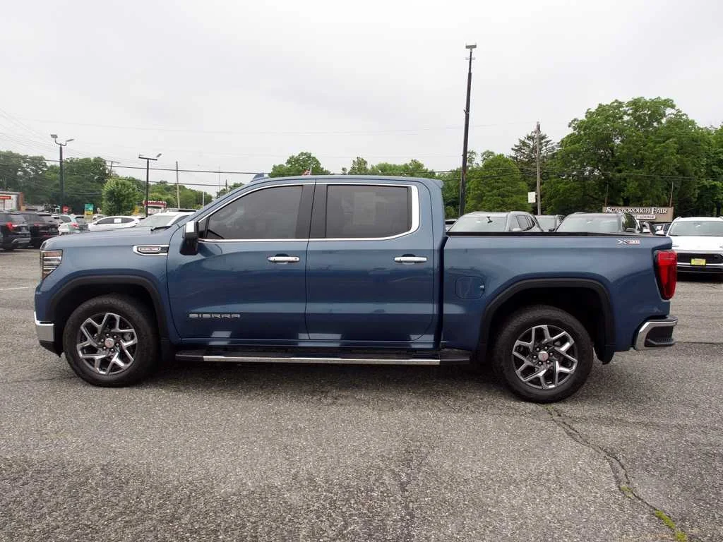 Certified Used 2024 Downpour Metallic GMC SLT image 4