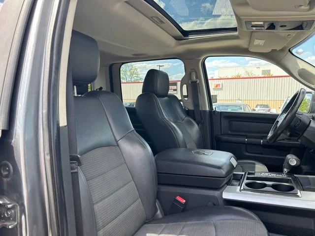 Used 2009 Gray Dodge Sport image 18