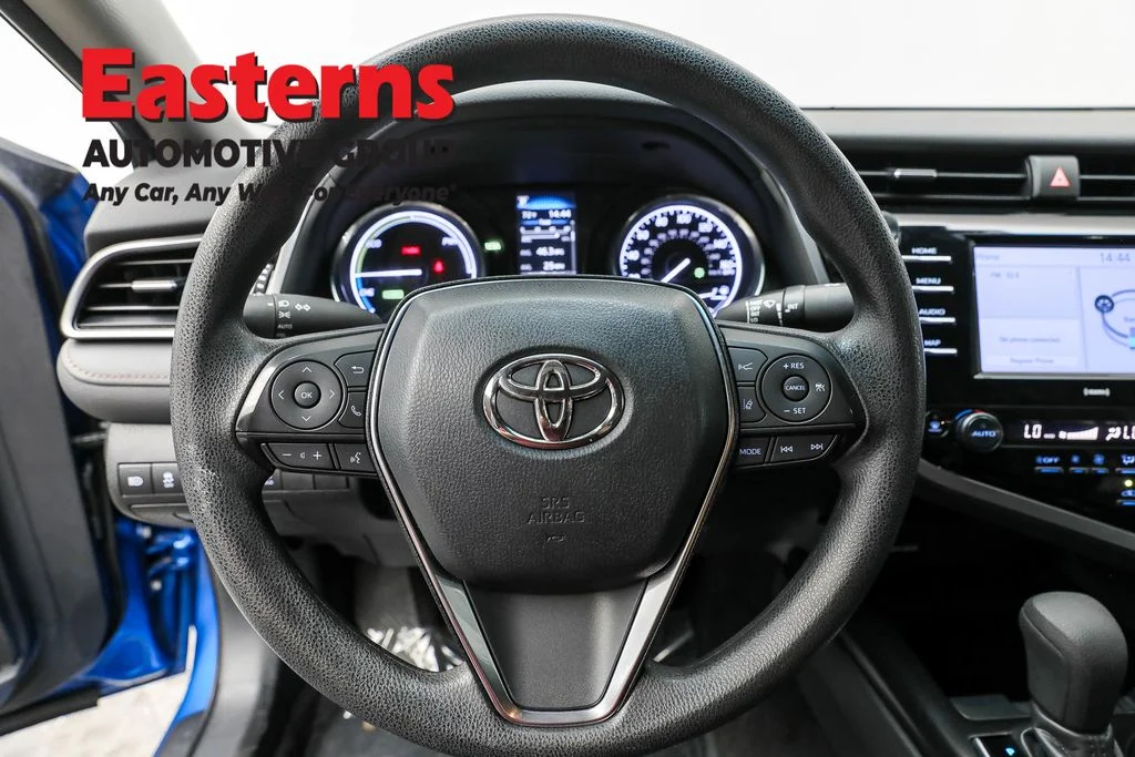 Used 2020 Blue Toyota LE image 10