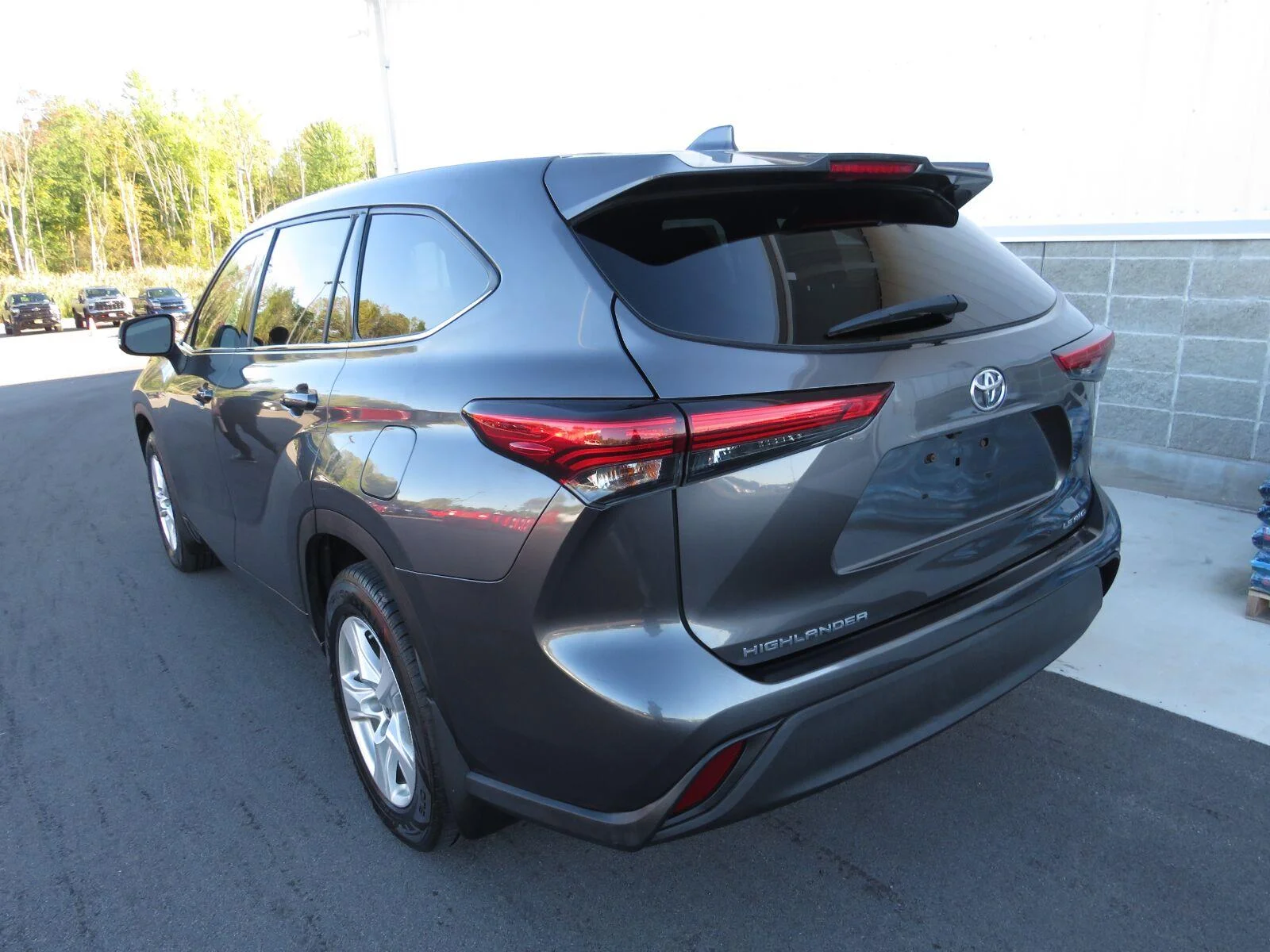 Used 2021 Magnetic Gray Met Toyota L image 16