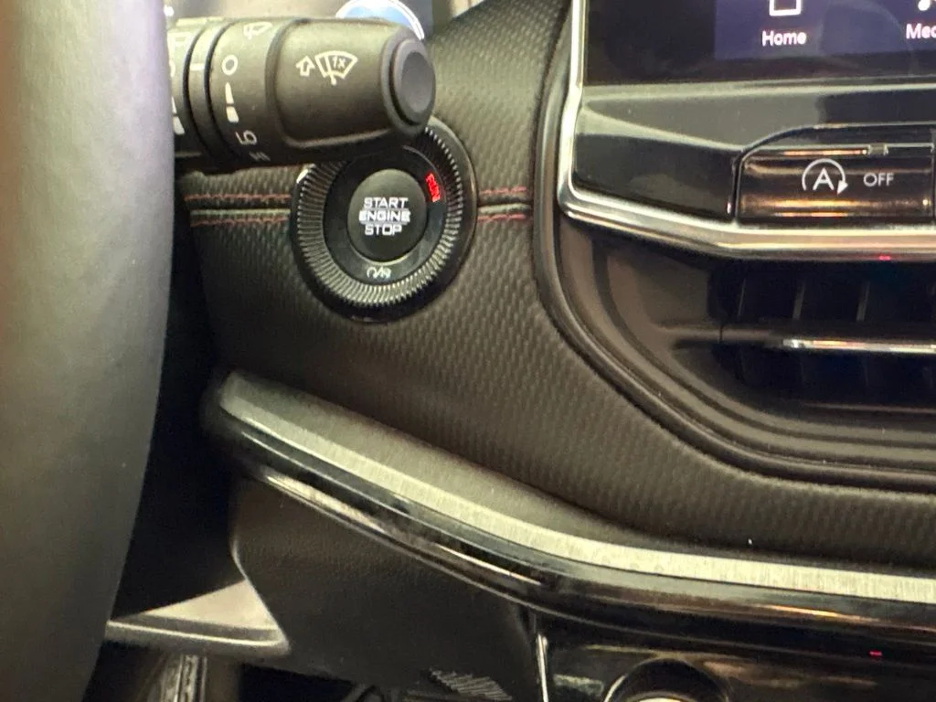 Used 2022 Silver Jeep Trailhawk image 30