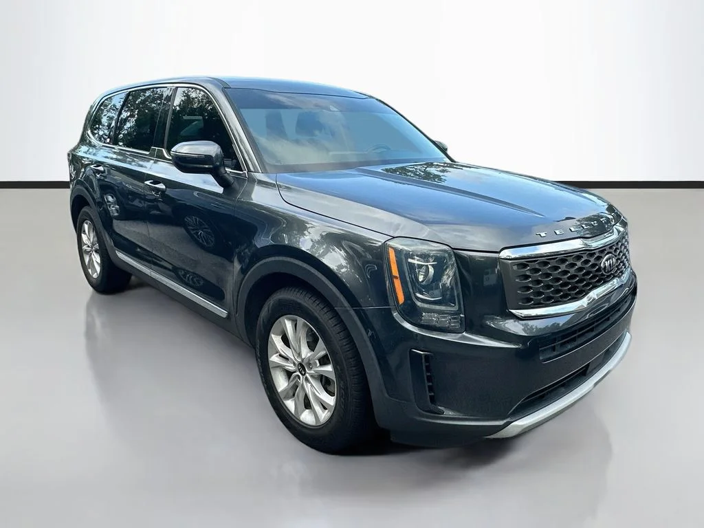 Used 2021 Grey Kia LX image 3