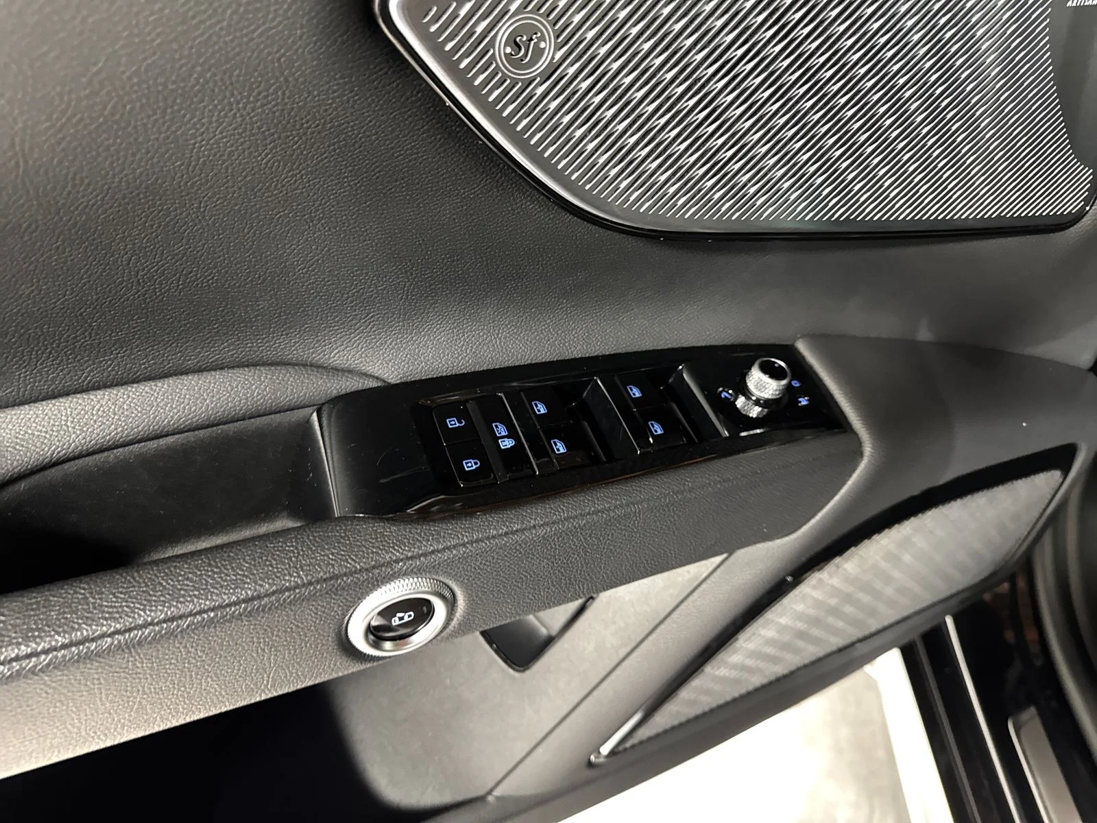 Used 2024 Nero Tempesta Metallic Maserati GT image 11