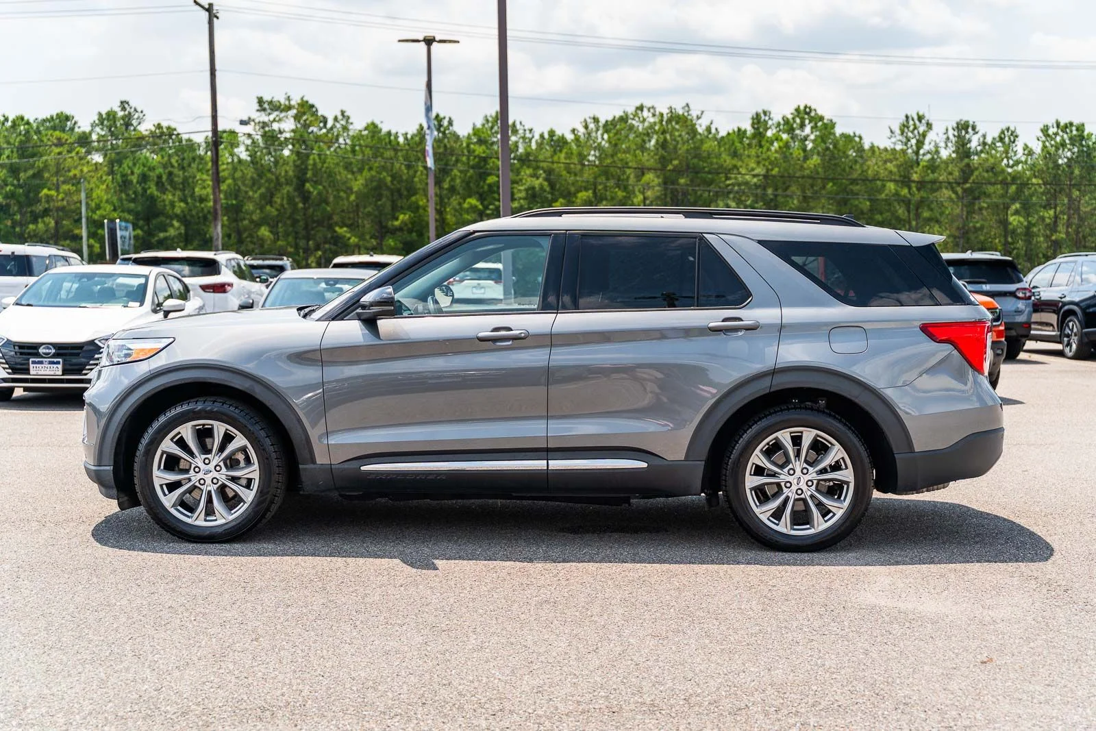 Used 2023 Gray Ford XLT image 3
