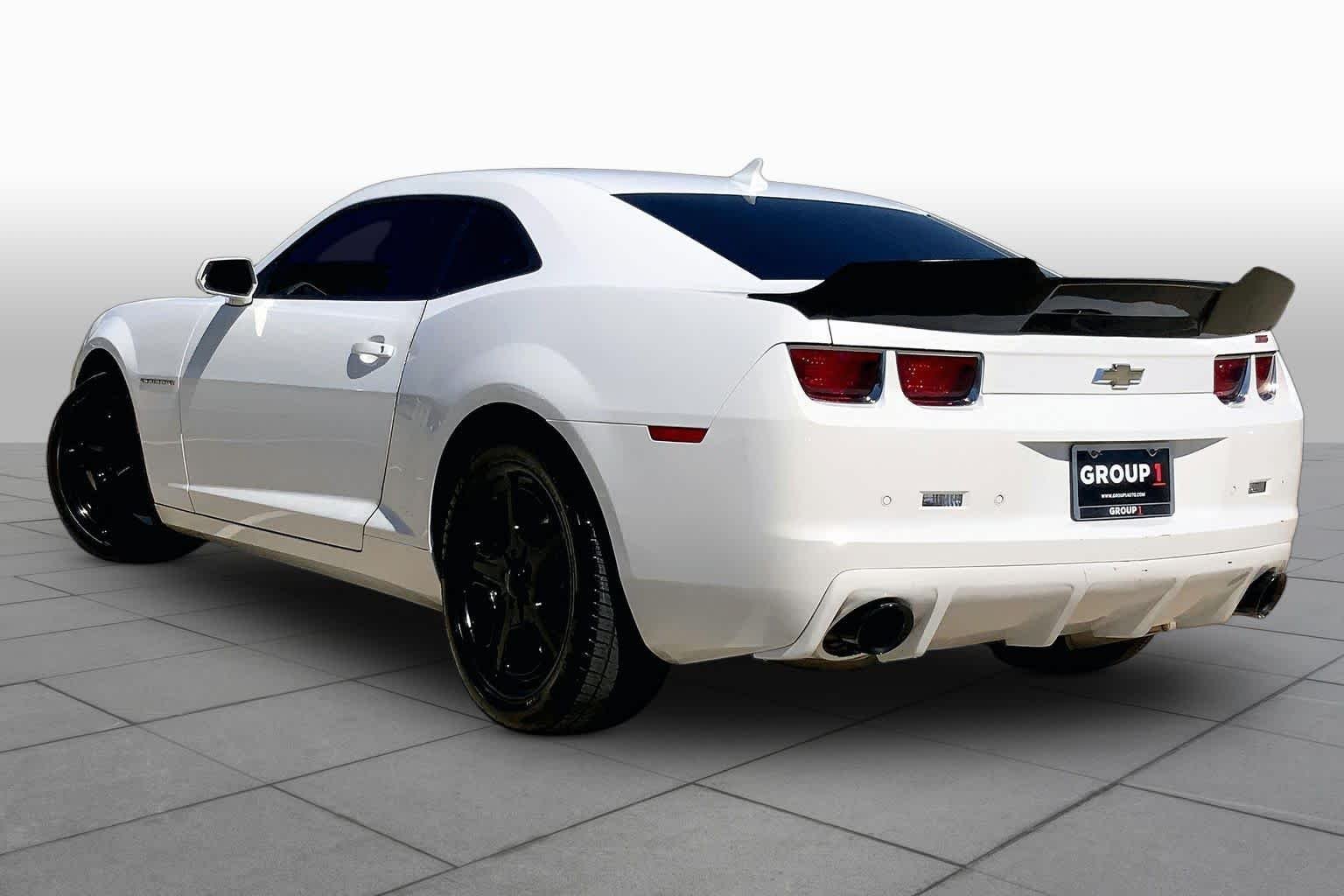 Used 2011 Summit White Chevrolet 2SS image 11