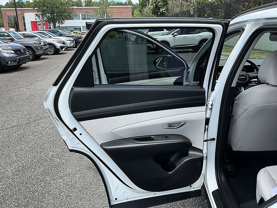 Used 2025 Serenity White Pearl Hyundai SEL Convenience image 23
