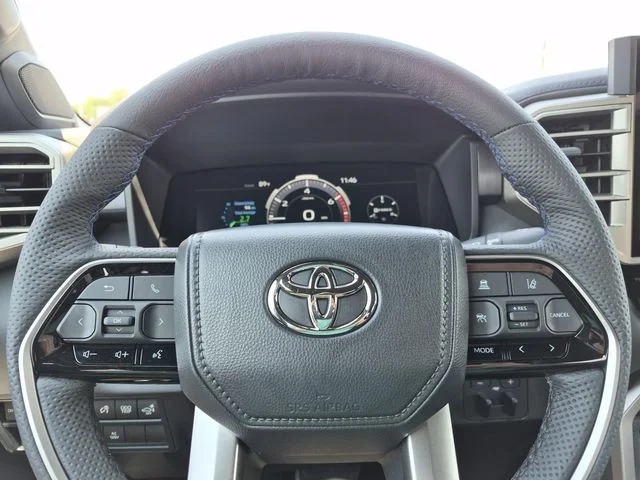 New 2026 Wind Chill Pearl <sup>1</sup> Toyota  Platinum image 22