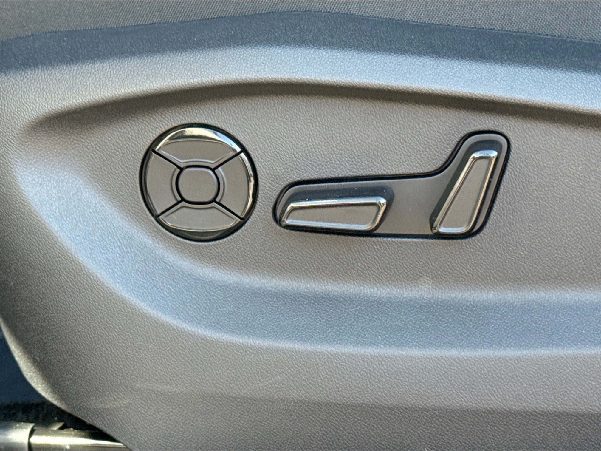 2026 Volkswagen Tiguan SE R-LINE BLACK - Photo 23