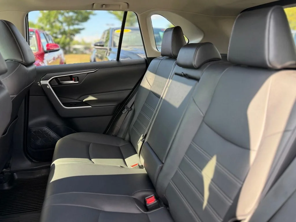 Used 2023  Toyota XLE Premium image 5