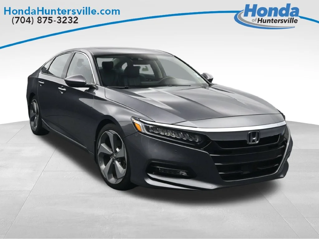 Used 2018 Modern Steel Metallic Honda Touring image 1