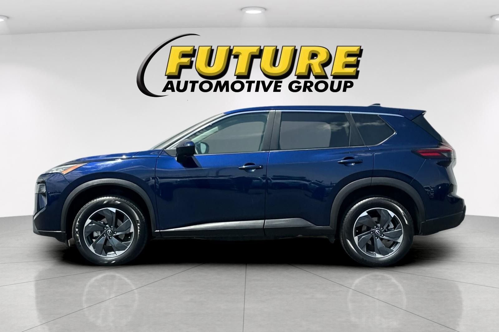 Used 2024 Blue Nissan SV image 7