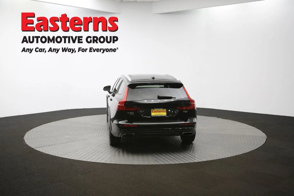 Used 2022 Black Volvo T5 image 64