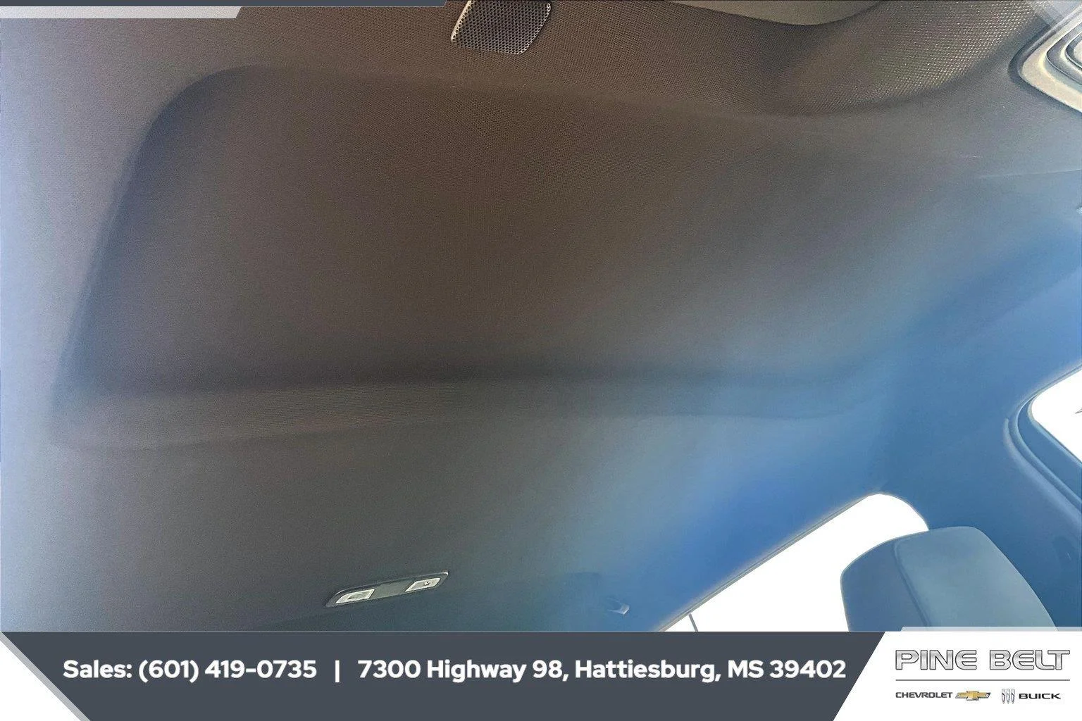 Used 2021 SUMMIT WHITE Chevrolet LT image 17