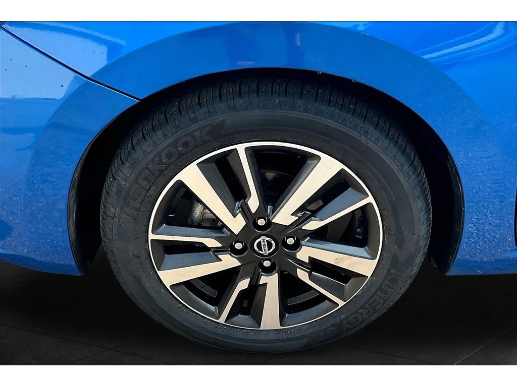 Used 2021 Blue Nissan SV image 7