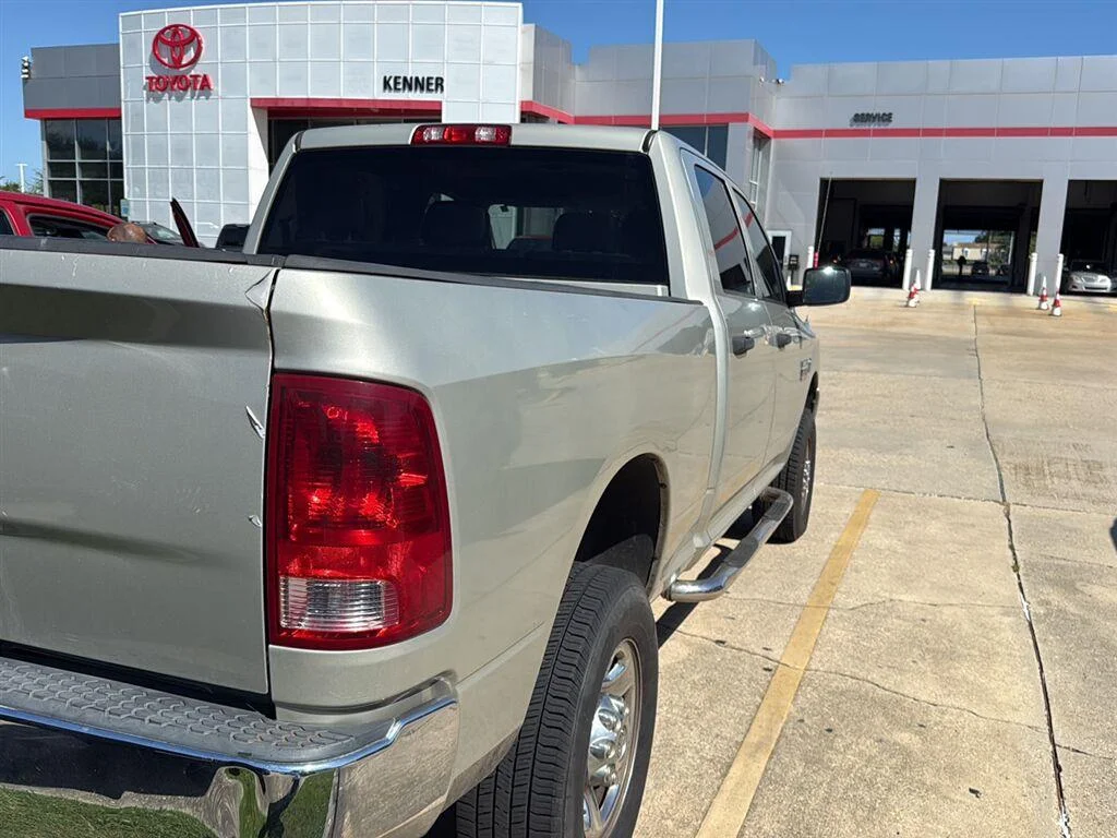 Used 2010 BEIGE DAIMLER DODGE  image 3
