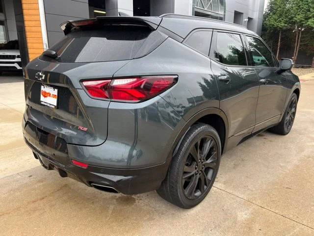 Used 2019 Gray Chevrolet RS image 3