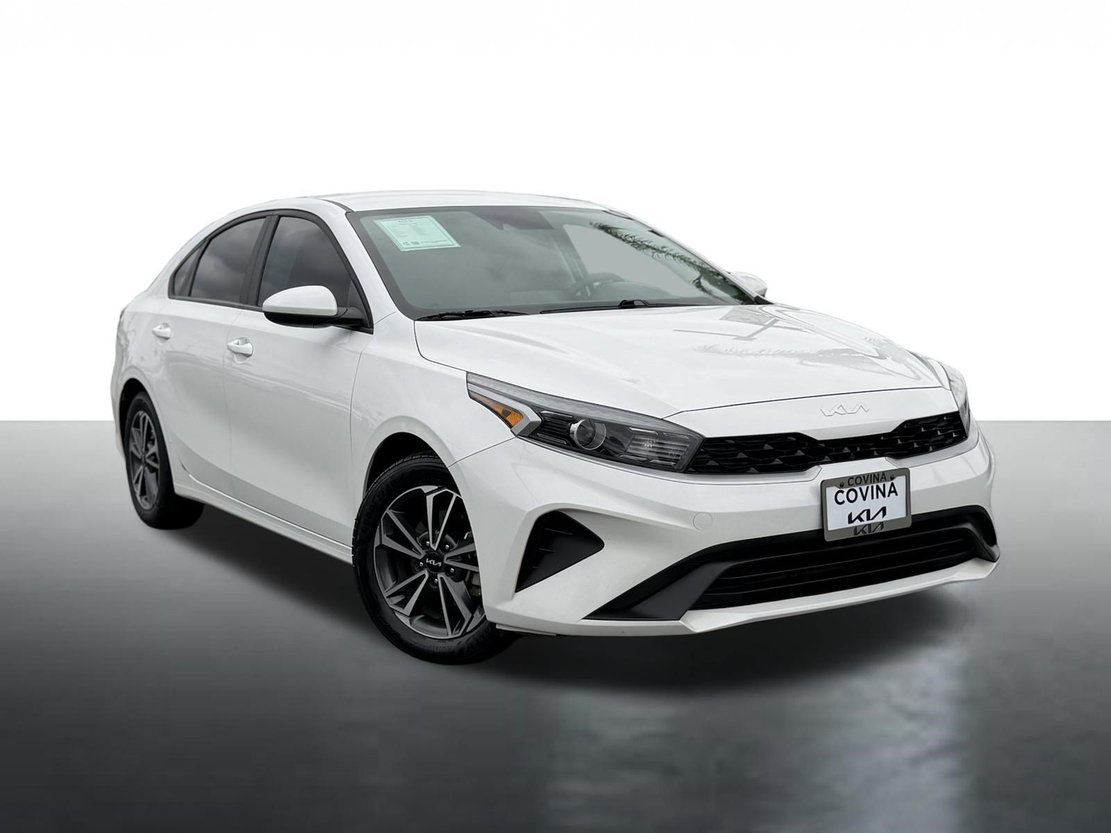 2023 Kia Forte LXS AT's photo