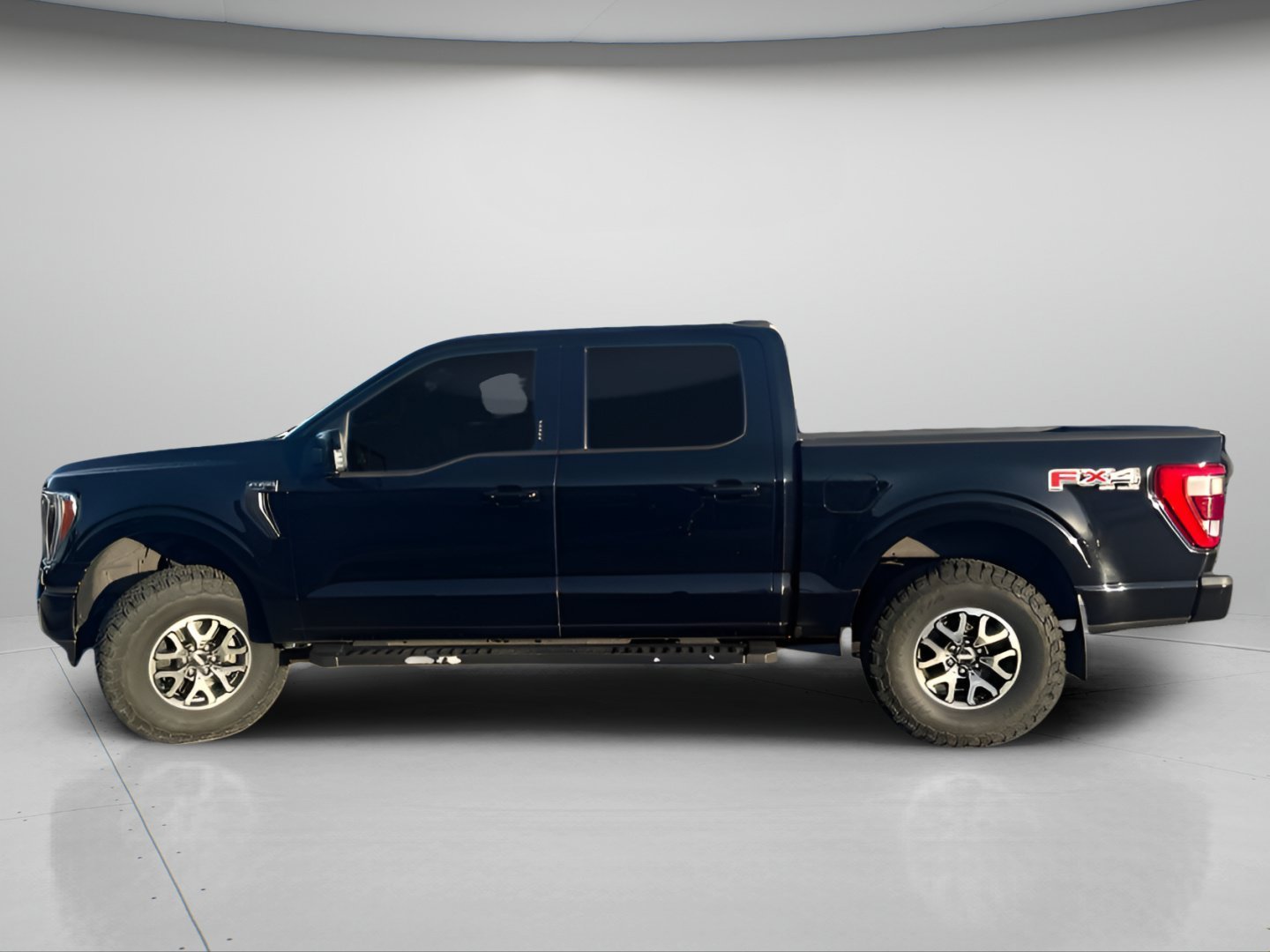 Used 2021 Agate Black Metallic Ford Lariat image 13