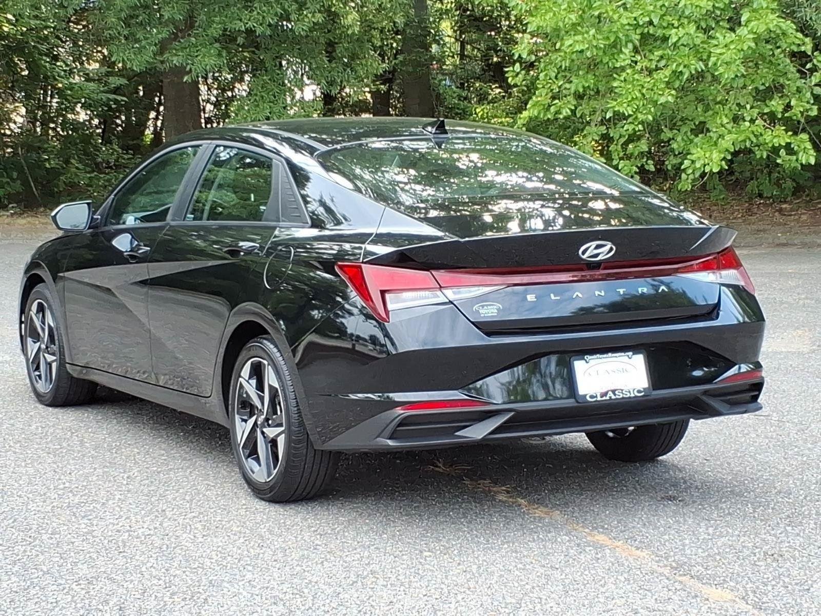 Used 2023 Onyx Black Hyundai SEL image 14