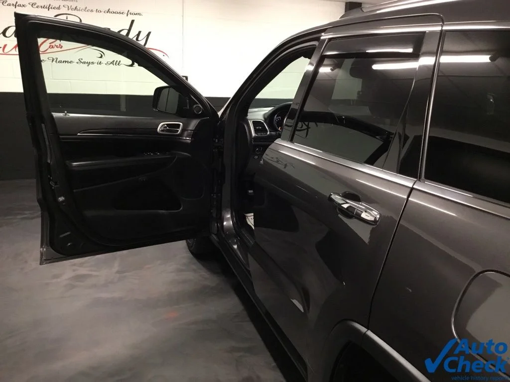 Used 2020 Gray Jeep Limited image 21