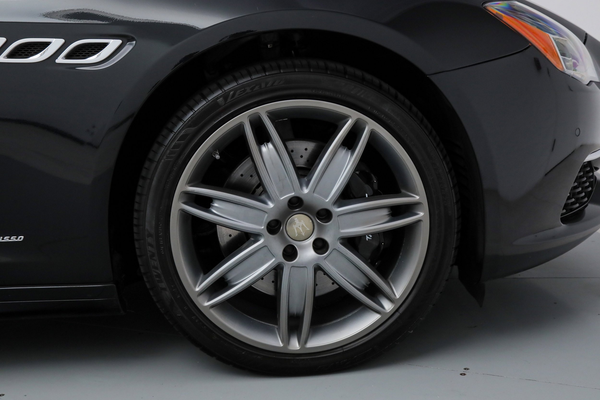 Used 2018 Black Maserati S Q4 GranLusso image 21