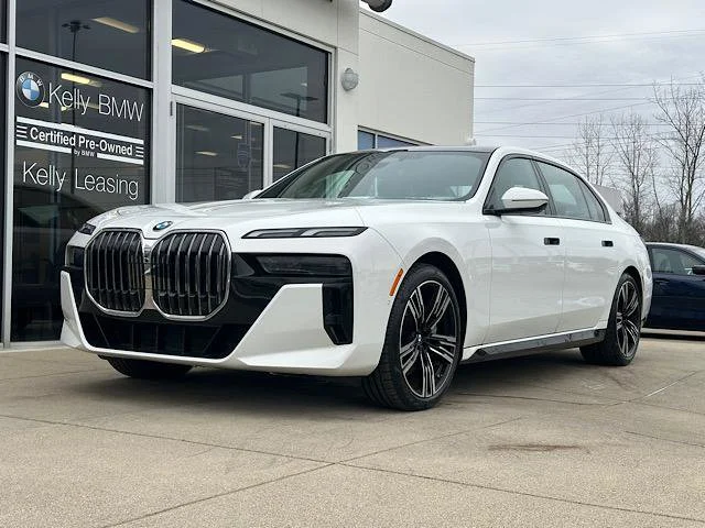 Certified Used 2023 Alpine White BMW 760i xDrive image 3