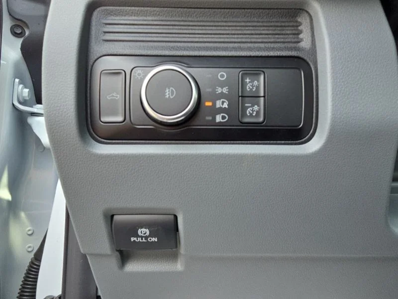 New 2026 Oxford White Ford F-250® XL image 21