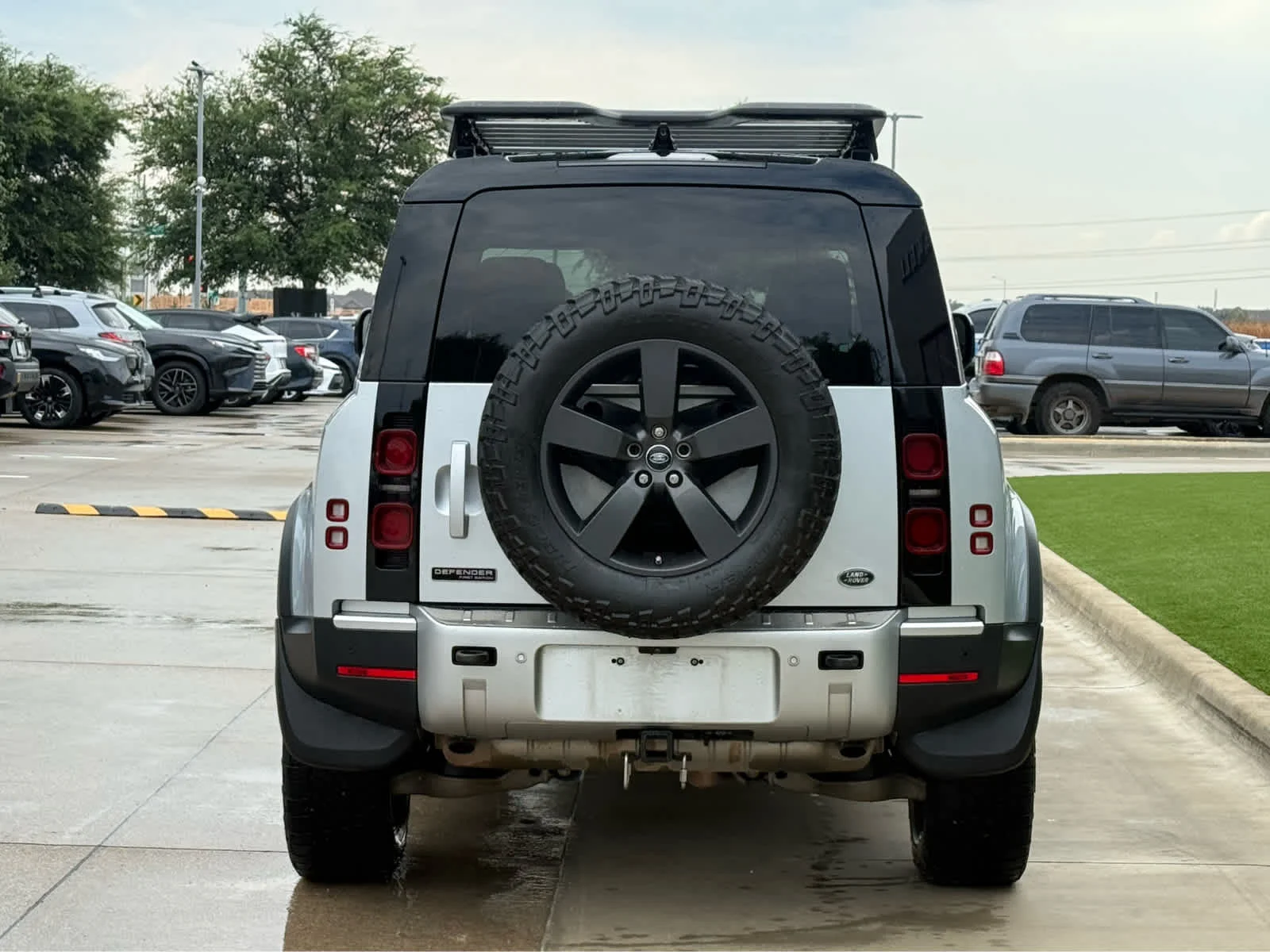 Used 2020  Land Rover First Edition image 4