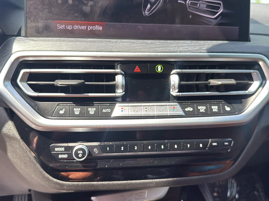 Used 2023 Black BMW xDrive30i image 26