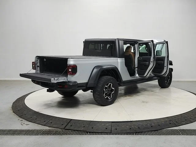 Used 2023 Silver Jeep Rubicon image 15
