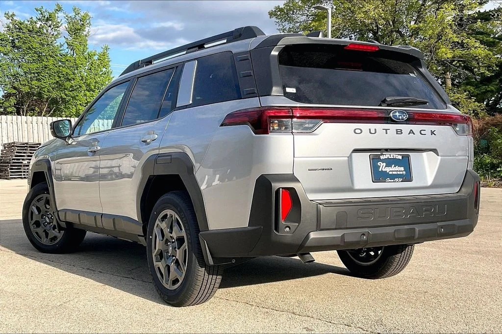 New 2026 ICE SILVER METALLIC Subaru Premium image 3