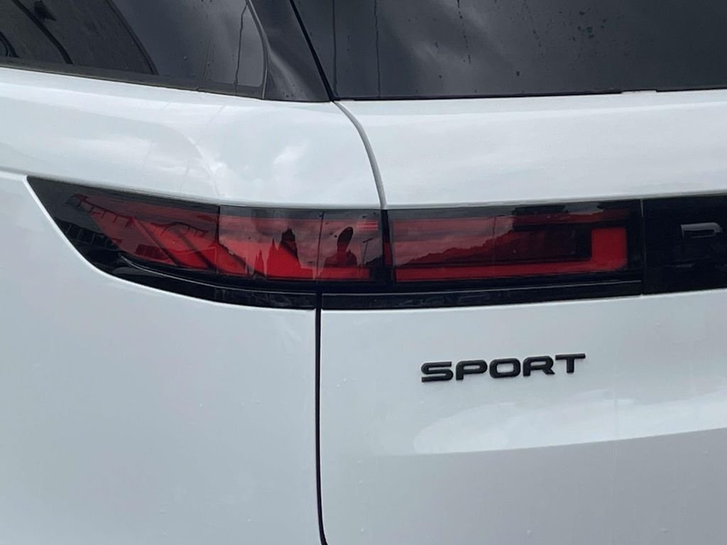 New 2026 Fuji White Land Rover Dynamic SE image 10