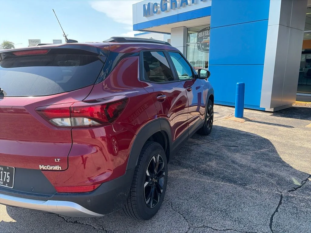 Used 2021 Red Chevrolet LT image 4