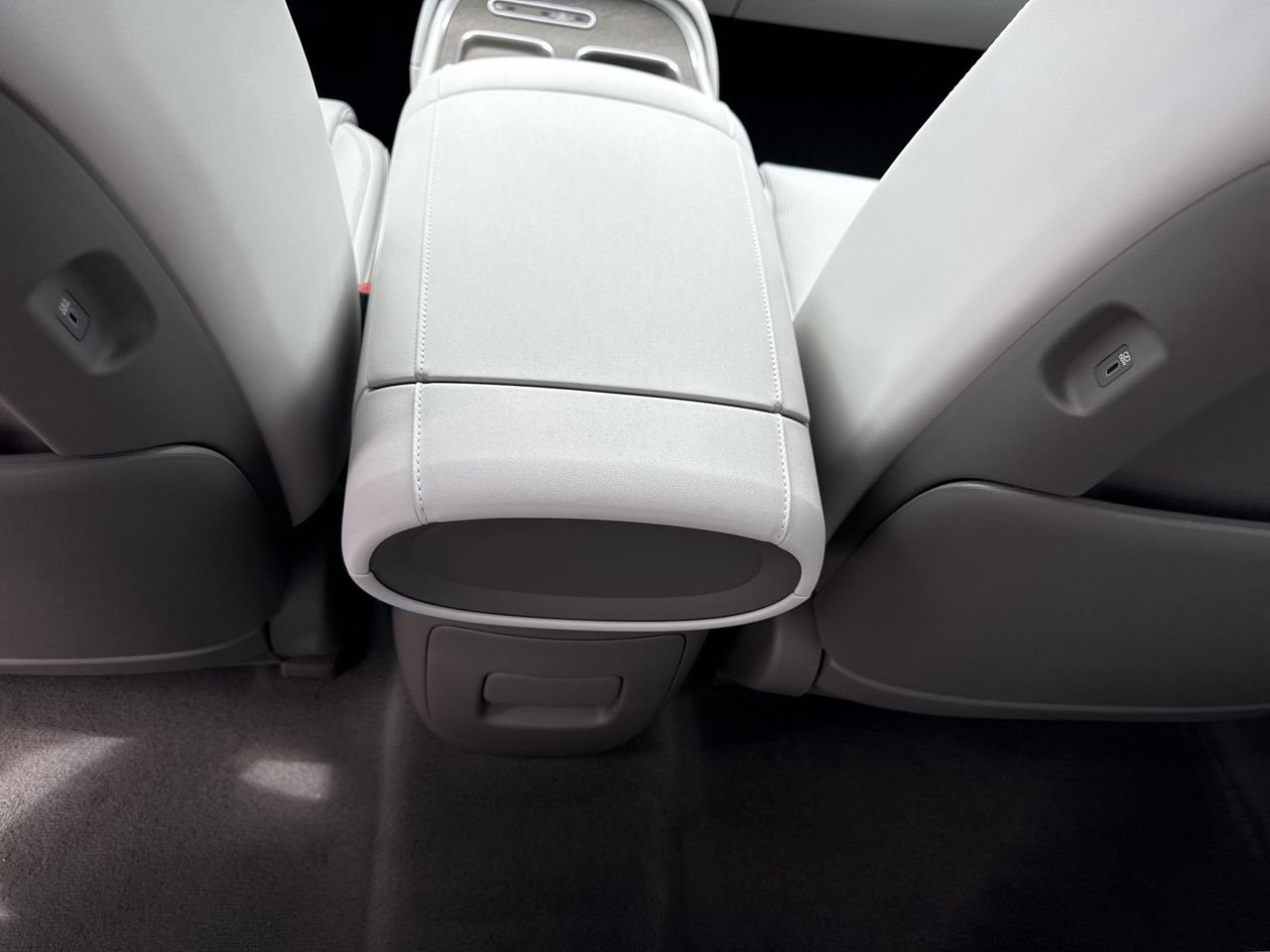 New 2027 Shimmering Silver Hyundai Blue SEL Premium 7P image 17