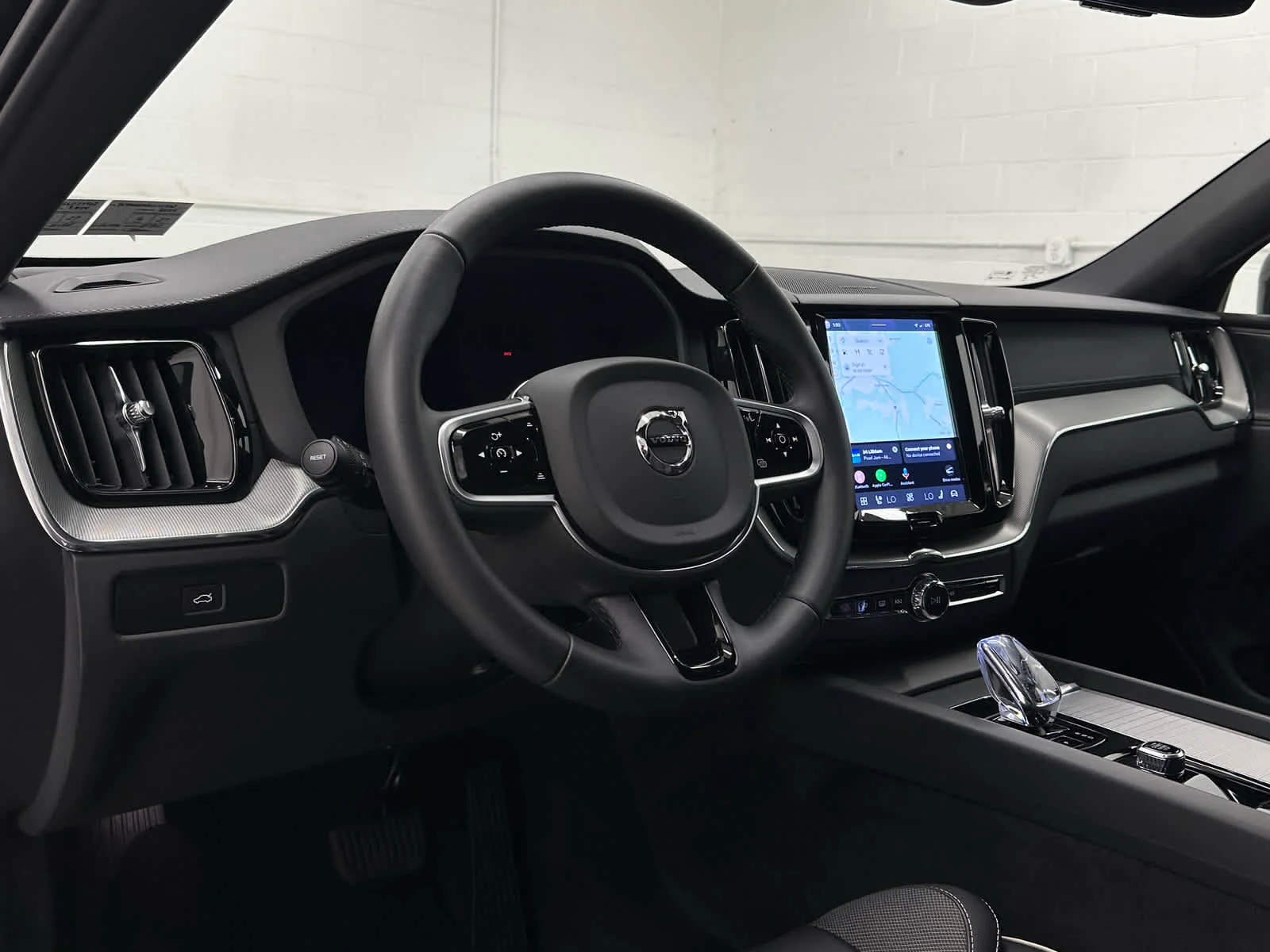 Used 2025 Onyx Black Metallic Volvo Ultra image 10