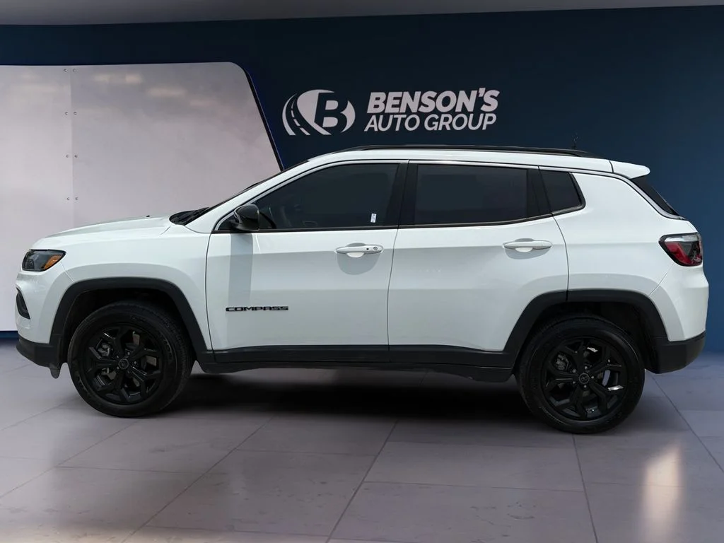 New 2026 White Jeep Latitude image 2
