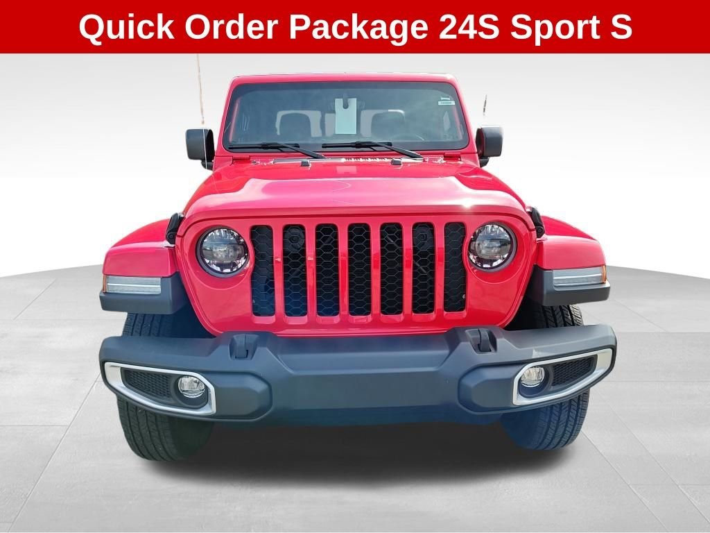 Used 2023 Red Jeep Sport S image 4