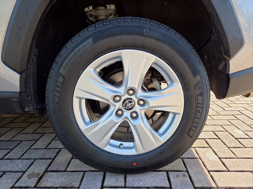 Certified Used 2021 Silver Toyota XLE image 20