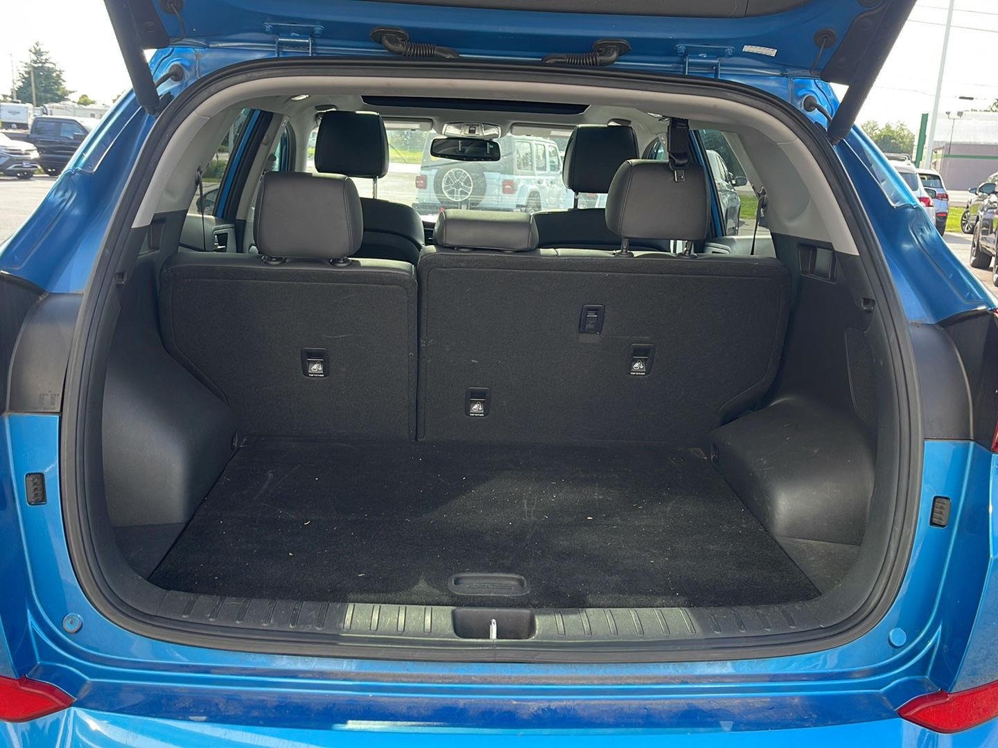 Used 2016 Caribbean Blue Hyundai Limited image 7