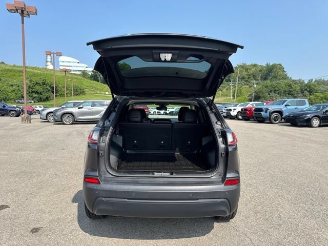 Used 2021 Gray Jeep Altitude 4x4 image 15