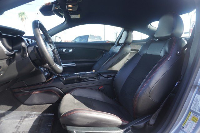Used 2022  Ford GT Premium image 17
