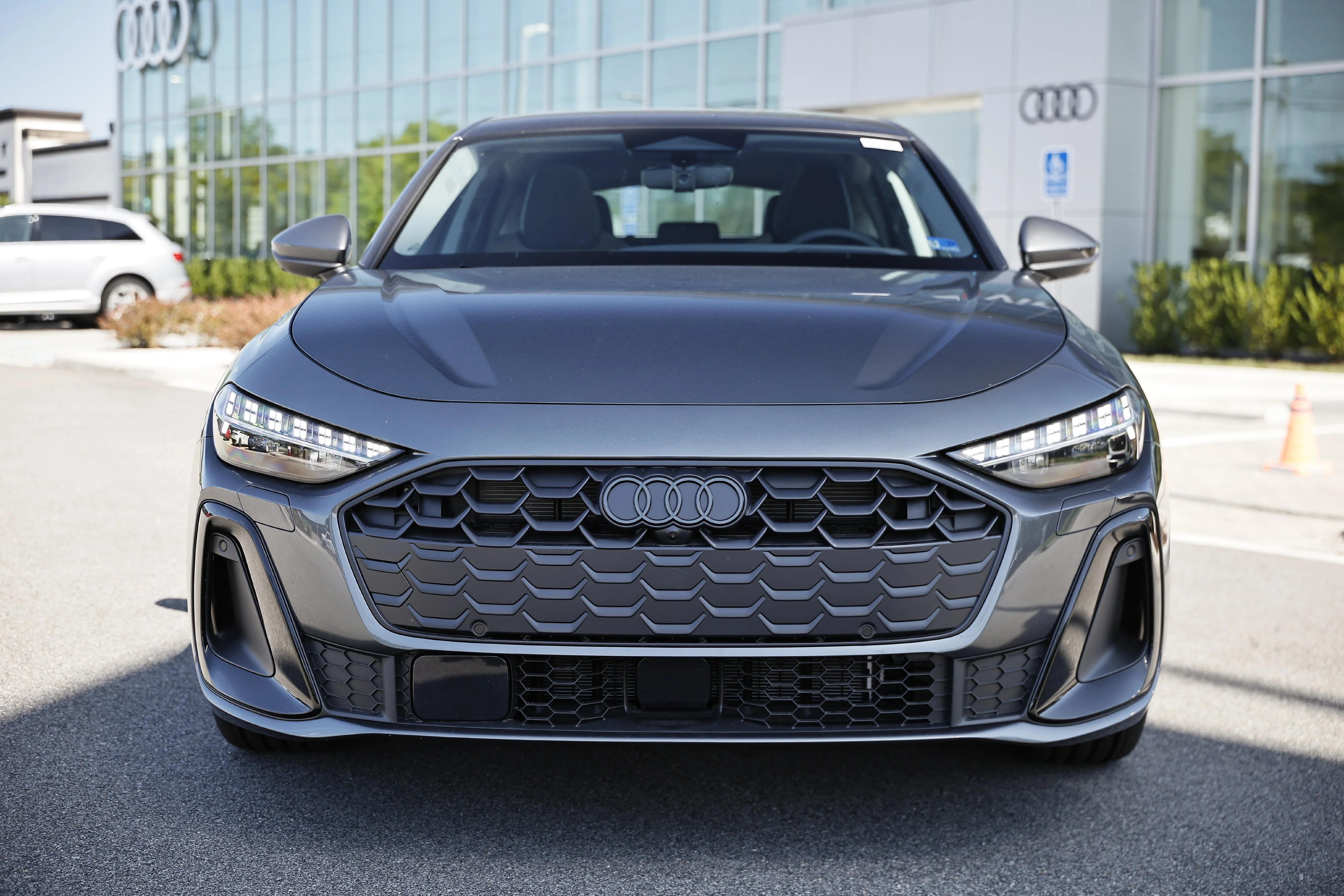 New 2026 Daytona Gray Pearl Effect Audi  image 13