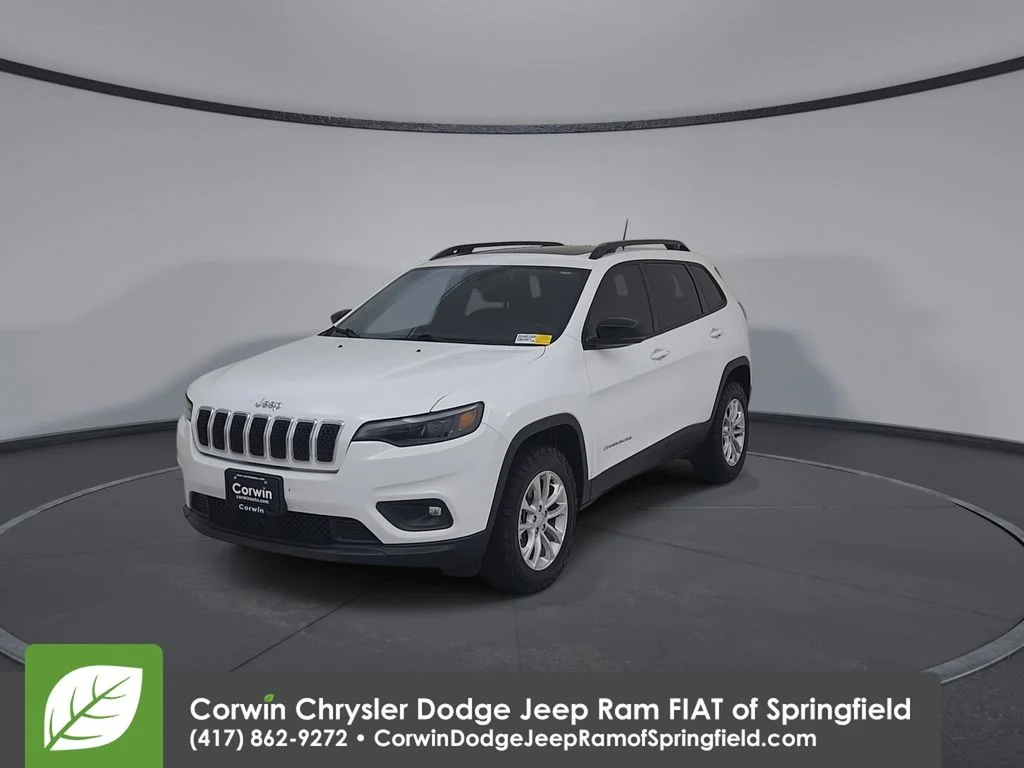 Certified Used 2022 White Jeep Latitude Lux image 6