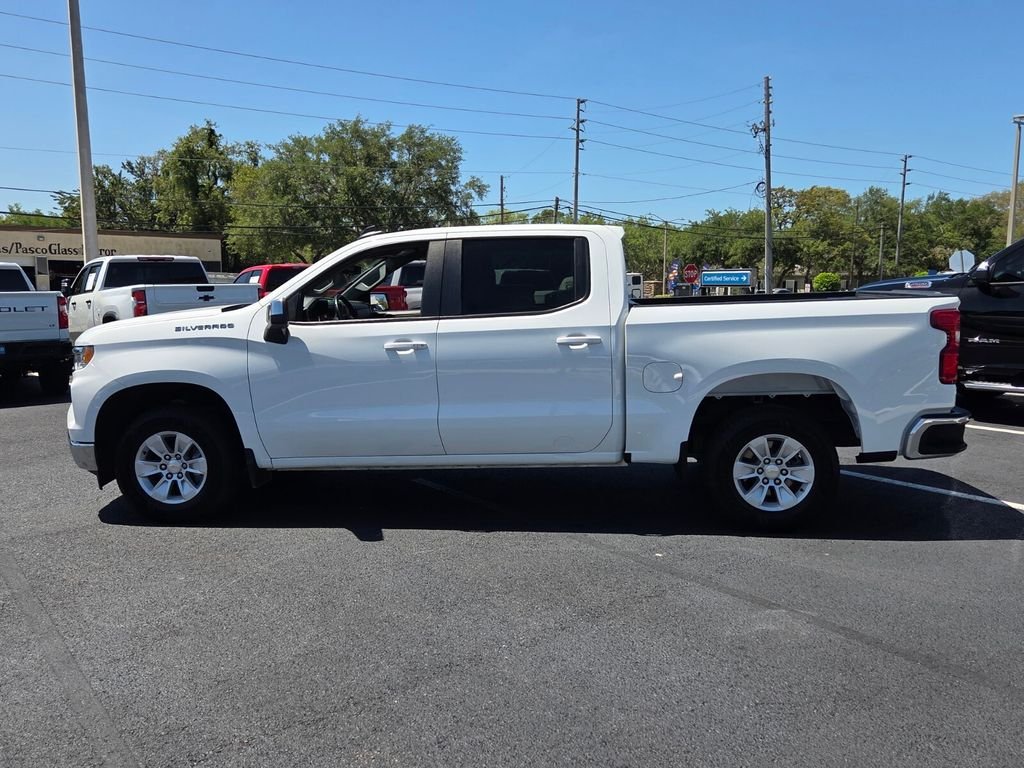 Used 2025 White Chevrolet LT image 4